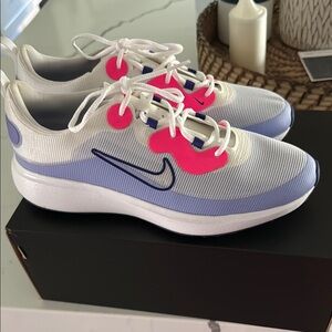 Nike Women's White and Pink Athletic Shoes worn once